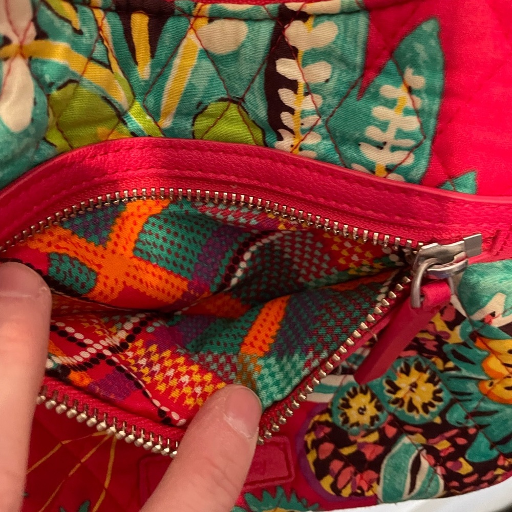 Vera Bradley retired Summer 2017 ‘Rumba’ mini Vivian crossbody bag EUC - Picture 6 of 13